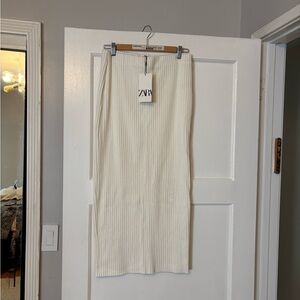 Zara Off-White Ribbed Pencil Skirt